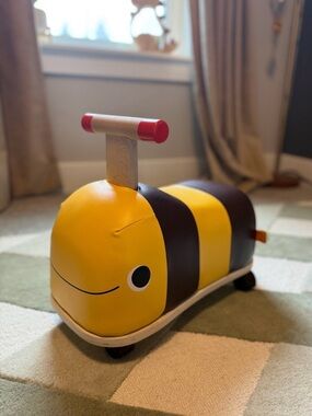 Bee Ride-On Buggy